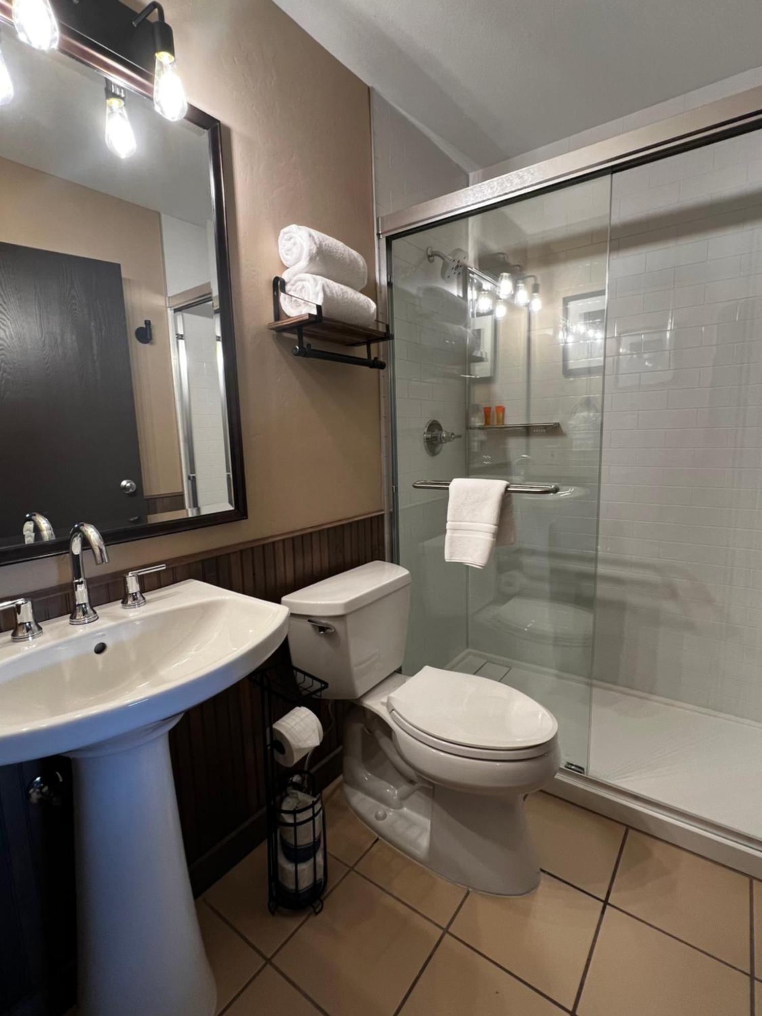 Mtn Lodge Ridgway Room photo